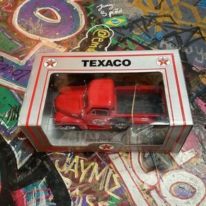 Texaco 1953 Chevrolet Pick-Up Die-Cast Truck - 1:18 Scale w/ Barrels (Made 1997)